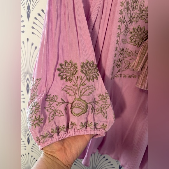 Elegant Mauve Blouse with Floral Embroidery Womens size 1X NWOT - Picture 4 of 5